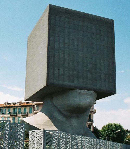 Statue of a head in a box